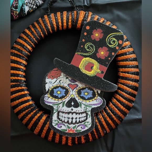 Set of 3 8” Dia De Los Muertos Wreaths. - Picture 4 of 4